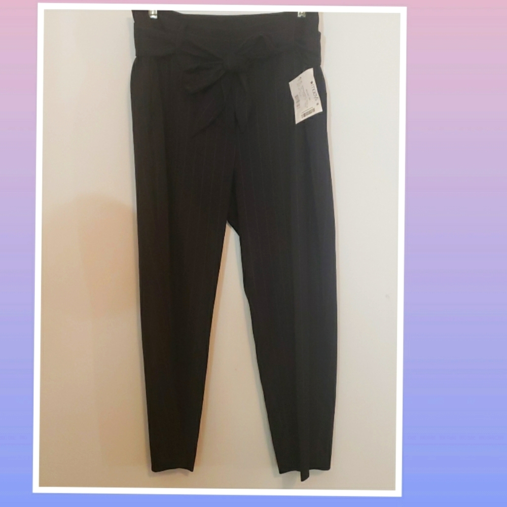 🖤🤍DKNY Black & White pink stripe capri pants🤍🖤